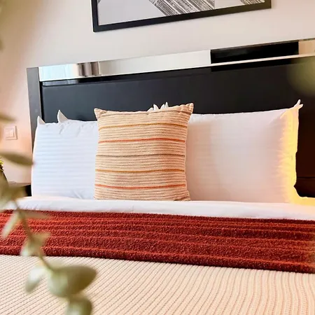 The Central Nest - 1Br Steps From Athenaeum * Bukarest