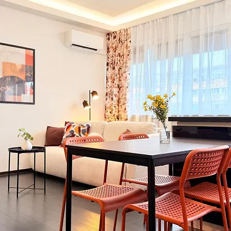 The Nest - 1br Steps From Romanian Athenaeum 公寓 *