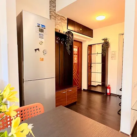 The Nest - 1br Steps From Romanian Athenaeum 公寓