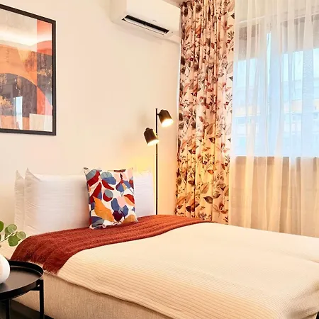 The Nest - 1br Steps From Romanian Athenaeum