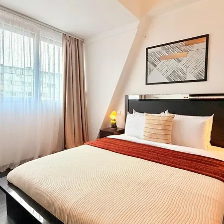 The Nest - 1br Steps From Romanian Athenaeum