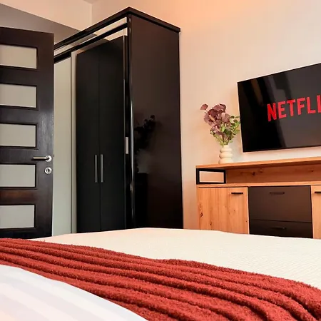 The Nest - 1br Steps From Romanian Athenaeum 公寓 *